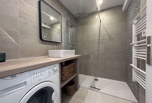 Sainte Maxime (83) - Azur Center-Residence 2 rooms - approximately 56 m² - up...
