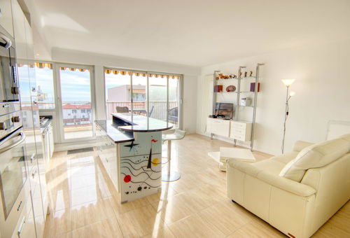Le Clair Golfe-Juan - Apartment with sea view terrace, Private parking, WIFI...