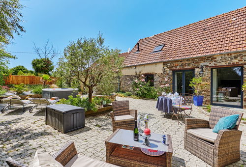 Villa 2 bedroom Surville