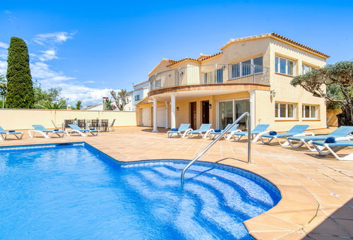 Villa 5 bedroom Empuriabrava