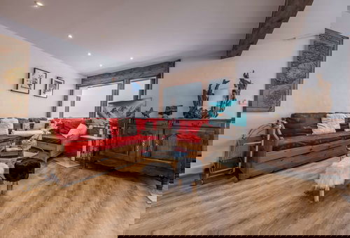 Fully renovated ski-in ski-out apartement in the center of the resort for a...