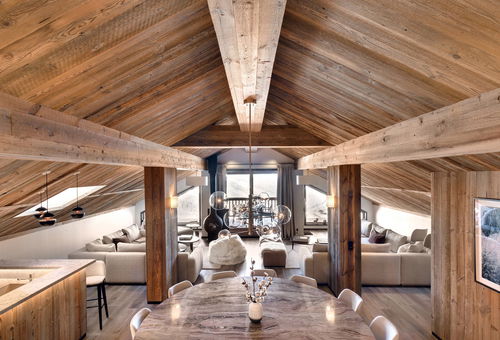 Luxury penthouse duplex ski in and out with spa