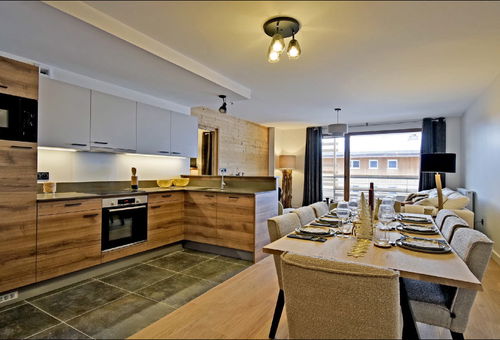 Located in the heart of Vieil Alpe, just 400m from the resort center.