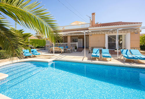 Finca Agapito (6p) with pool in Alicante