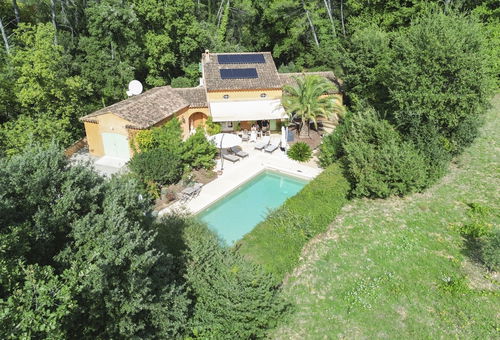 Une magnifique maison de vacances pour 6 personnes avec piscine privée