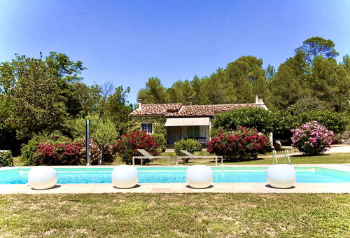 Magnificent holiday villa in Correns.