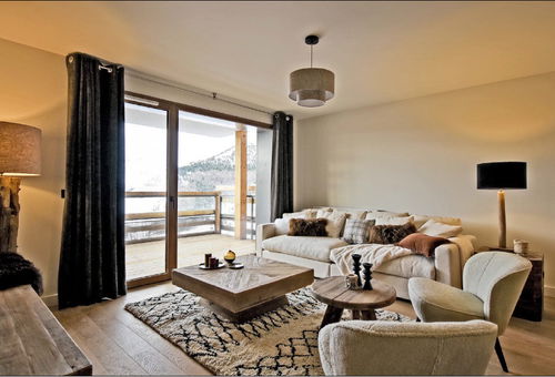 Located in the heart of Vieil Alpe, just 400m from the resort center.