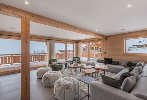 Cosy chalet with incredible views of Mont Blanc, 5* indoor pool, jacuzzi and...