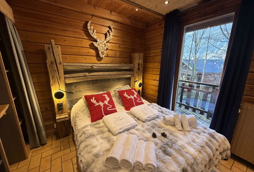 Chalet en bois au calme avec jardin et jacuzzi - La Bresse