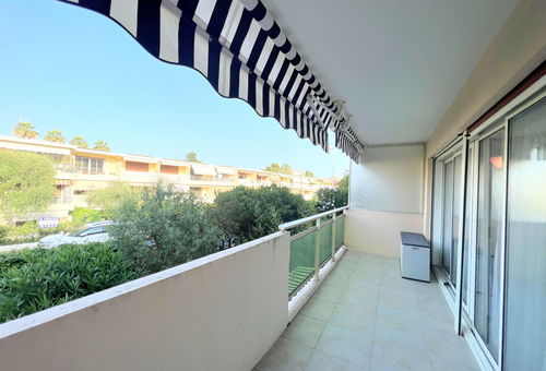 Appartement avec balcon à quelques minutes à pied de la Croisette et des...