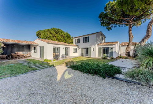 Holiday home, recently built.