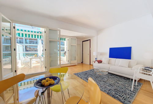 Bel appartement avec terrasse et vue mer au dernier étage d'une résidence de...