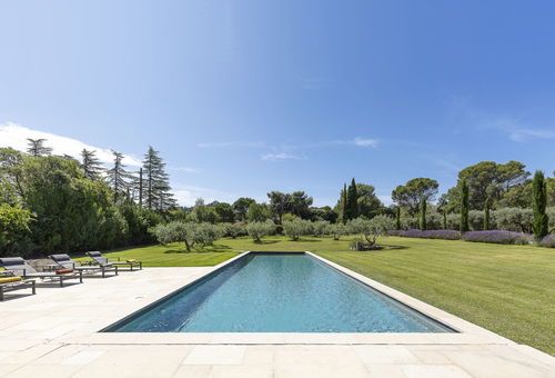 Luxury property with pool, petanque and gym area in a beautiful enclosed...