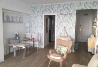 Studio vue mer, proche de tous les commerces.