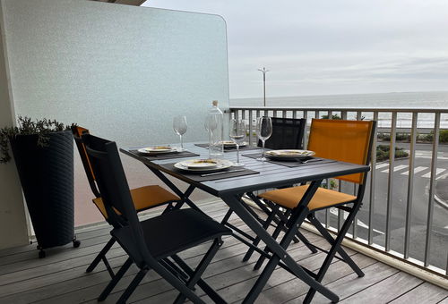 3-Zimmer-Wohnung mit Meerblick - in der Nähe von Geschäften