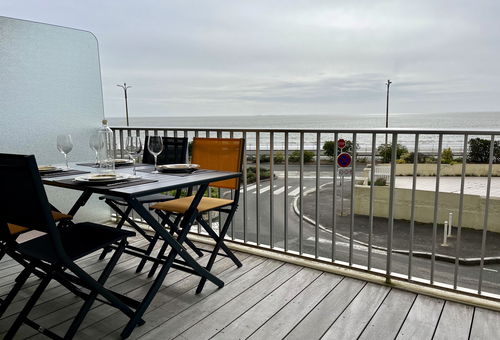 Appartement de 3 pièces face mer - proche commerces