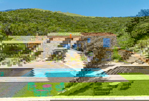 Contemporary sea view villa with pool, close to Villata's beach - Sainte...