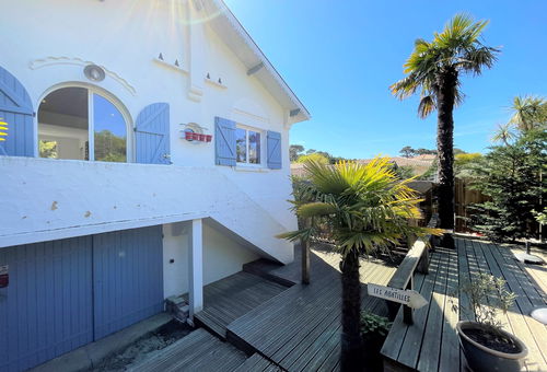 Beautiful house of 150m2 near the beach for 8 people.