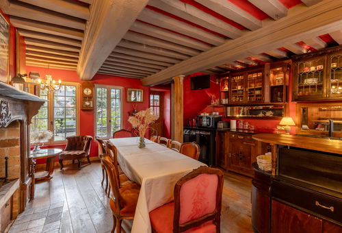 Magnificent house of 170 m² with large terrace.