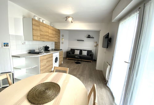 Appartement rénové 2 à 4 personnes situé à 200 m de la plage.