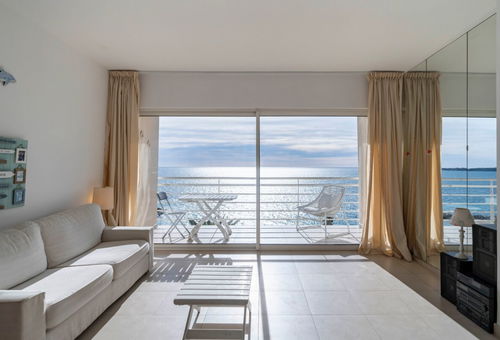 Beautiful studio with great sea view