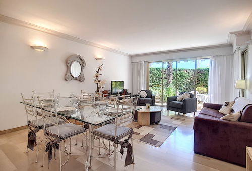 2 bdr apartment with garden next to the Croisette