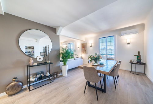 Spacious apartment in Cannes.