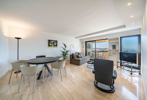 Spacious 2 bedroom.
