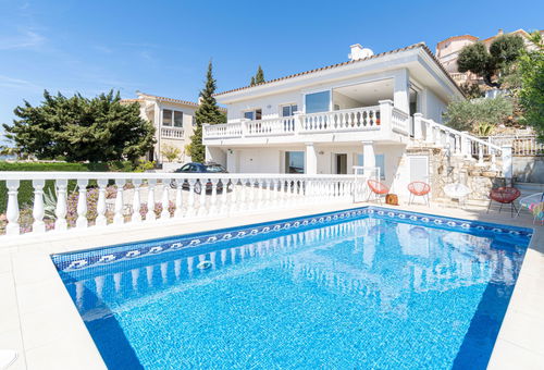 Villa 5 bedroom Palau-saverdera