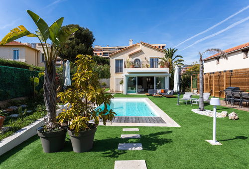 Located 100 meters from the beach
