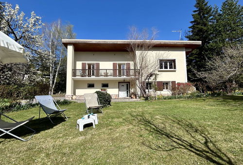 Briançon (05) – Perched village – Apartment in 4-room house – 125m²...