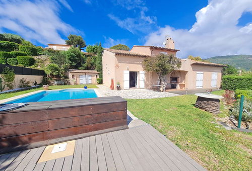 CAVALAIRE SUR MER - Quartier Les Myrtes 
Villa 4 pièces - 240 m2 - 6 personnes