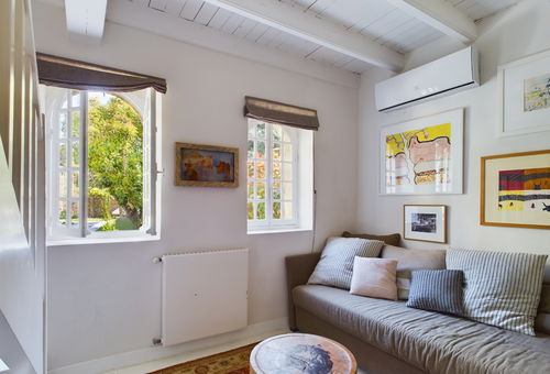 LES BAUX DE PROVENCE - MAISON DE VILLAGE AVEC PISCINE AU PIED DU VILLAGE !