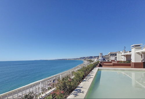 Beautiful apartment with a pleasant terrace and pool overlooking the...
