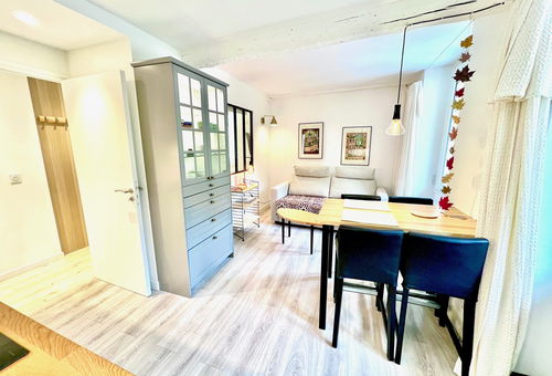Cosy flat in the heart of old town at the foot of the château hill, close to...