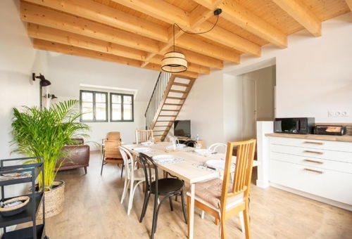 Beautiful and spacious apartment in the city center of Honfleur