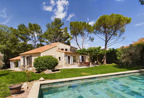 Superb mas in la Pinède with pool a steps from the village of Maussane