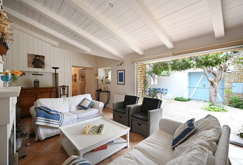 Old village house in the heart of the village center of Les Portes