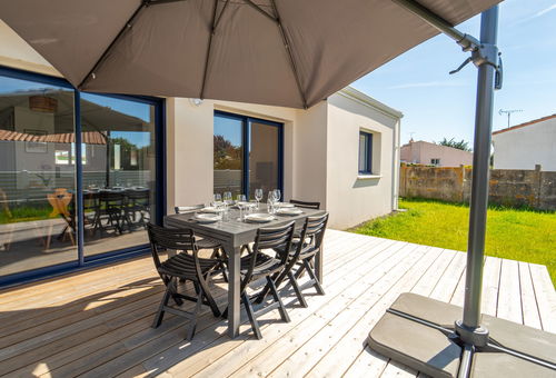 Beautiful family house with garden, close to the beach and the shops - Les...