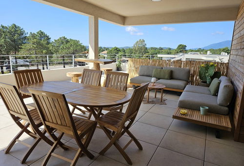Superb 105m² luxury apartment with terrace.