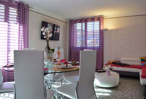Fréjus (83) - Fréjus Plage - 4-room house - approximately 100 m² - up to 6...