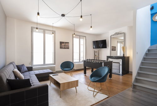 The apartment is located on Rue Saint-Dizier.                                ...