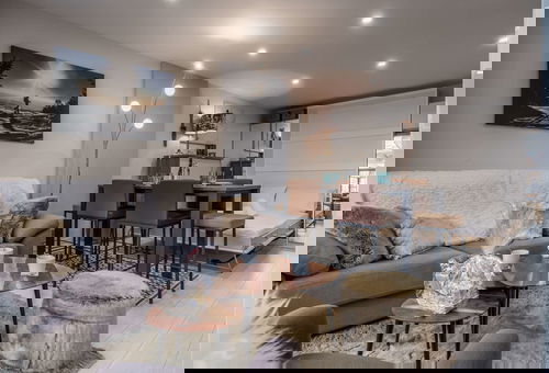 Appartement entièrement neuf, exposé sud offrant une jolie vue sur les...