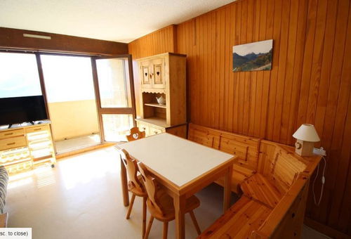 Convenient studio in calm residence 150 metres from ski lifts and amenities
