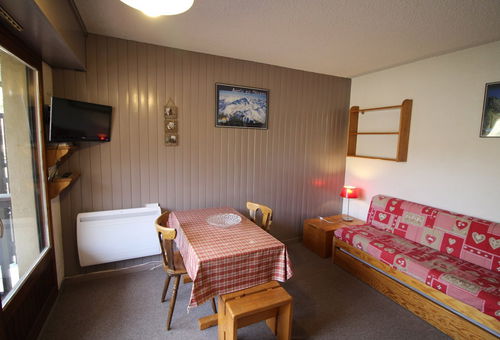Convenient and niceky decorated studio in ski to door residence