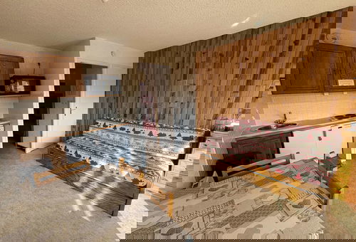 Nice well-equipped apartment with a bedroom, in ski to door residence