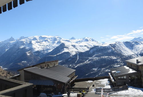 Nice well-equipped apartment with a bedroom, in ski to door residence