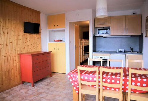 Nicely decorated studio in calm residence 300m from lifts