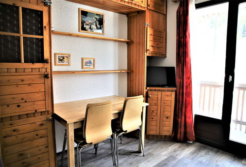 Nice and convenient studio with a small bedroom and much storage space