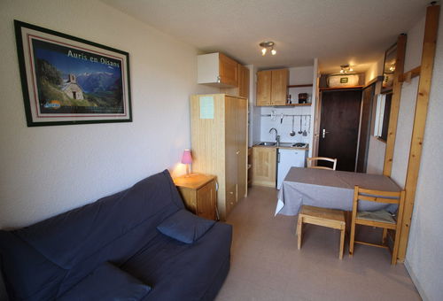 Comfortable studio with a small bedroom, in calm residence